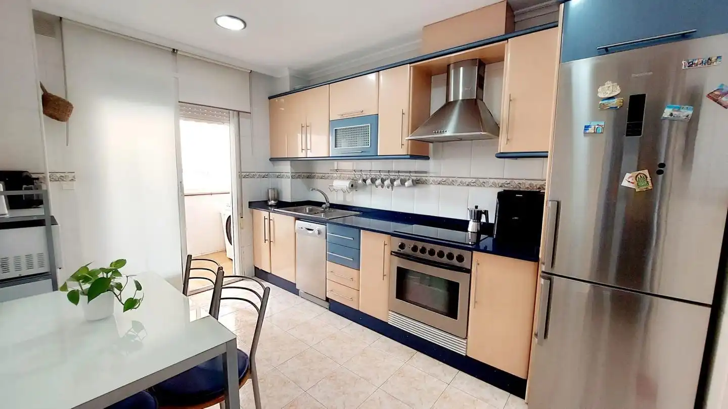 Küche von Wohnung zum Verkauf in Elche / Elx mit Klimaanlage, Balkon und Gemeinschaftspool