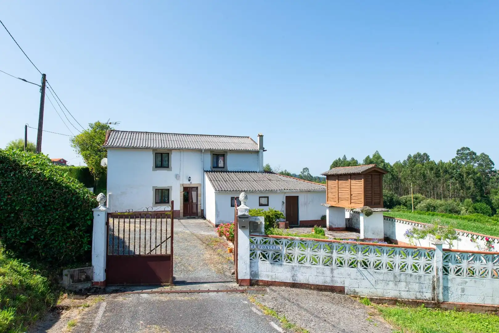 Vista exterior de Casa o chalet en venta en Miño con Calefacción, Trastero y Amueblado