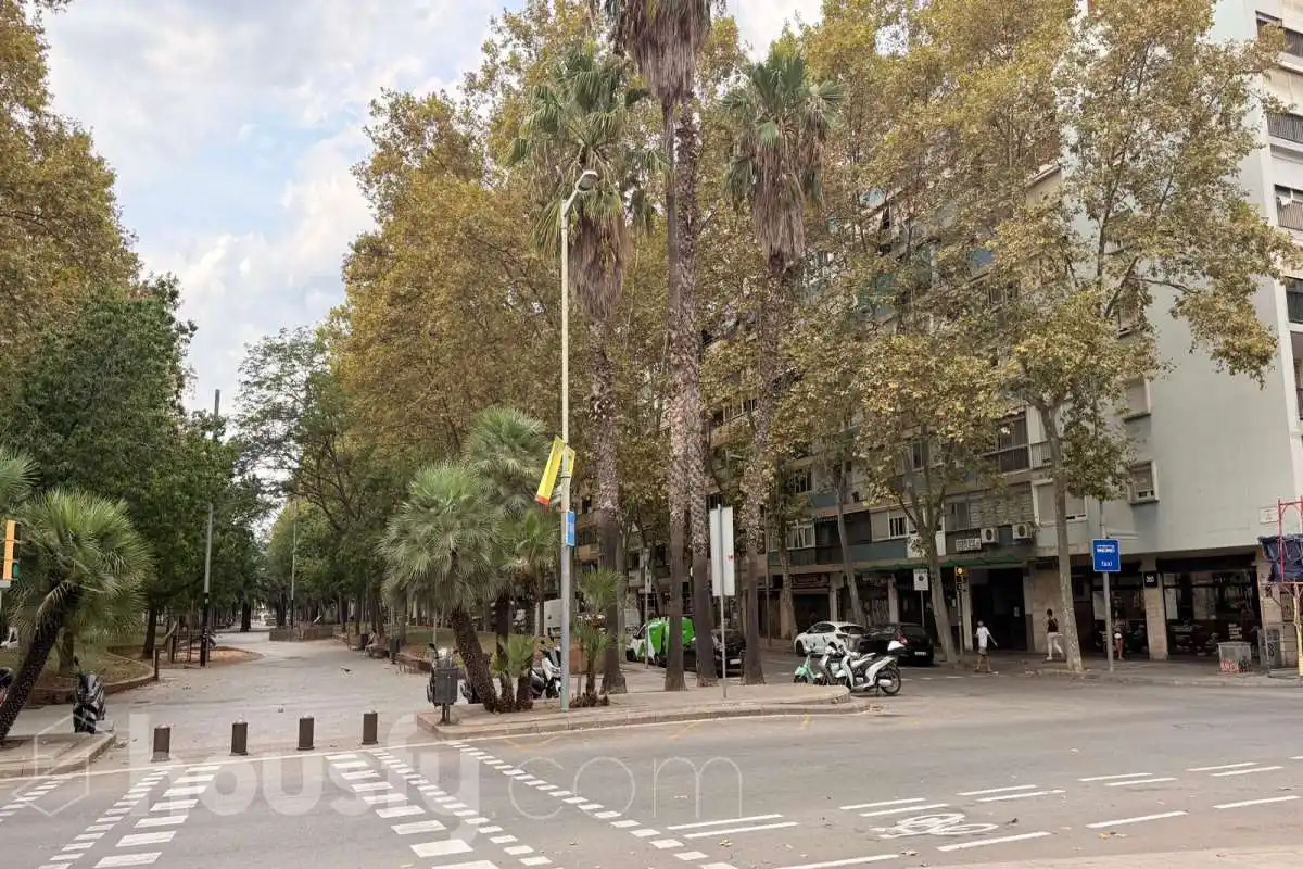 Vista exterior de Pis en venda en Barcelona amb Balcó