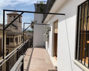 Vista exterior de Àtic de lloguer en  Granada Capital amb Aire condicionat, Calefacció i Terrassa