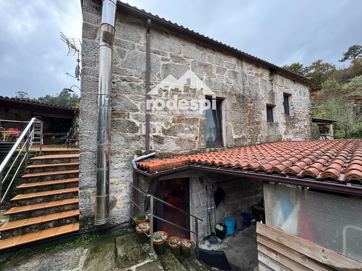 Vista exterior de Casa o xalet en venda en Crecente amb Terrassa, Traster i Moblat