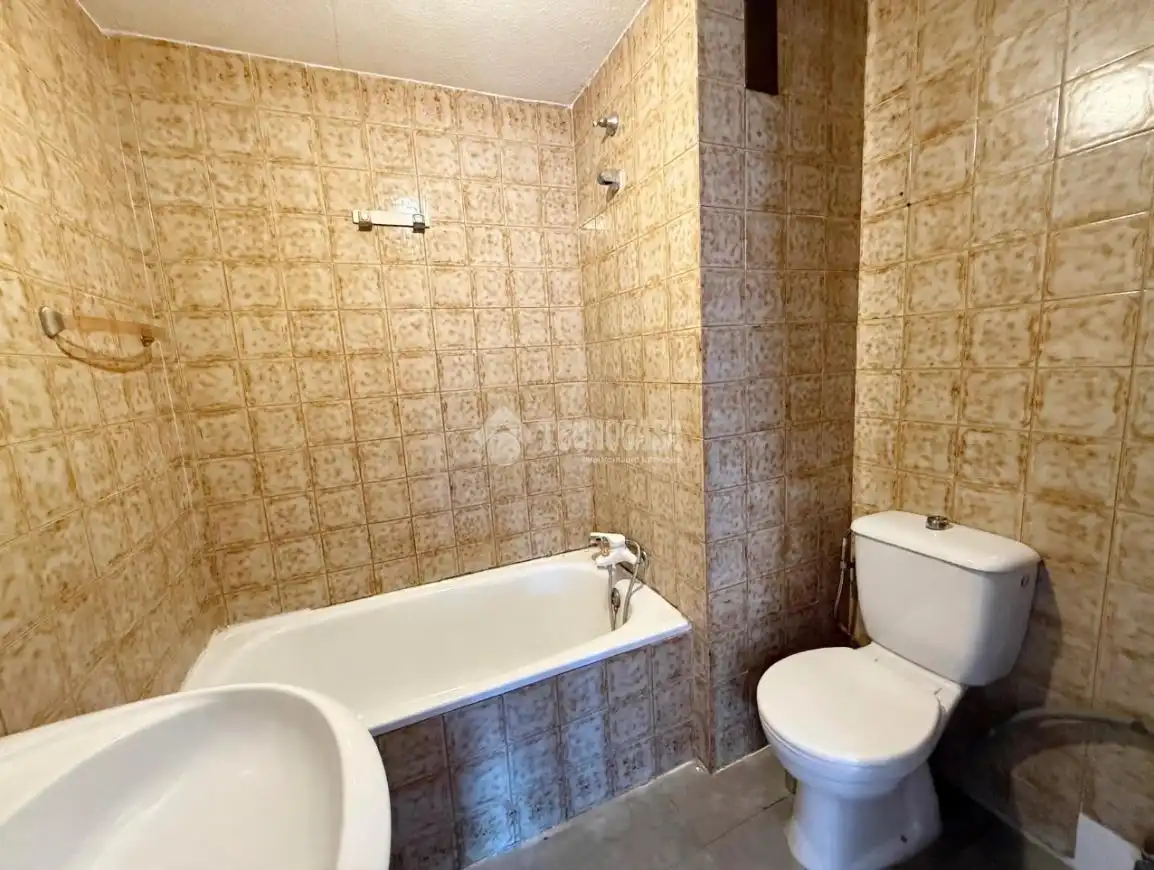 Bathroom of Flat for sale in Yepes  with Heating and Terrace