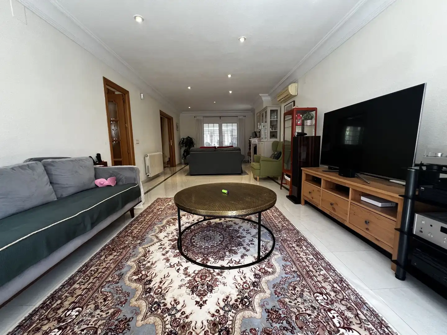 Sala d'estar de Casa o xalet en venda en Boadilla del Monte amb Aire condicionat, Jardí privat i Traster