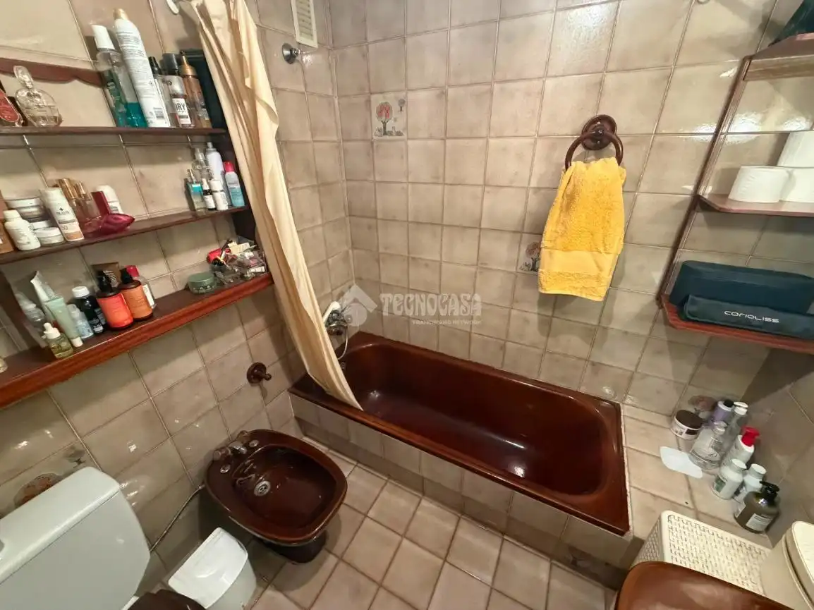 Bany de Pis en venda en Valladolid amb Calefacció, Parquet i Terrassa