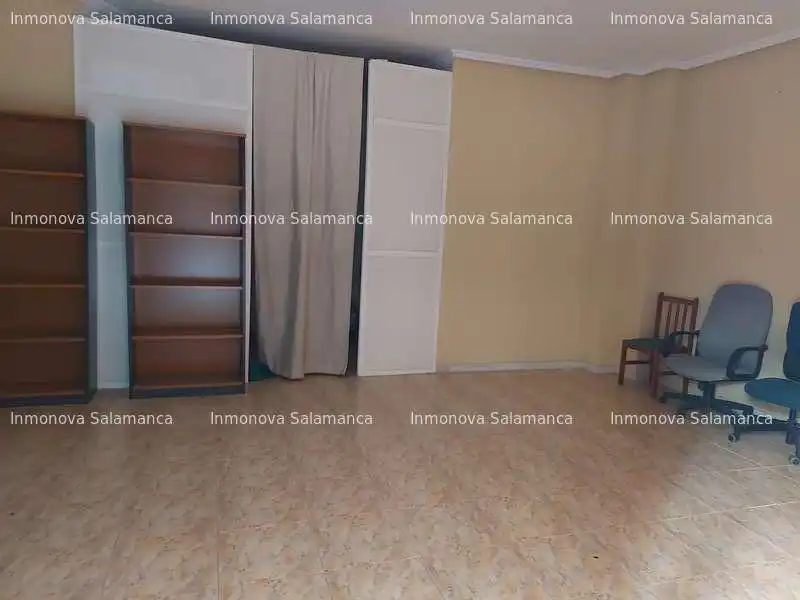 Dormitori de Local de lloguer en Salamanca