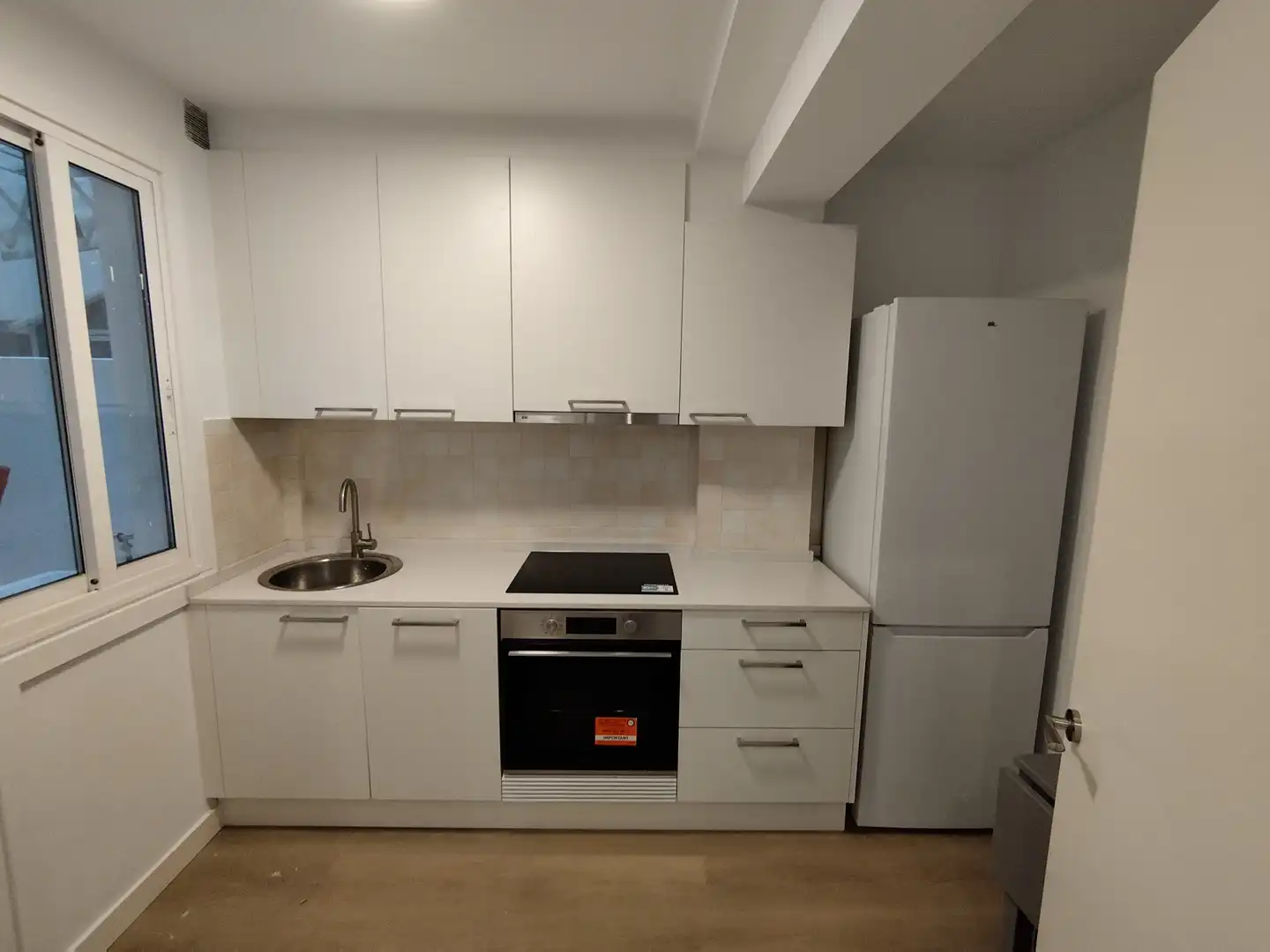 Cocina de Piso de alquiler en A Coruña Capital  con Calefacción, Amueblado y Horno