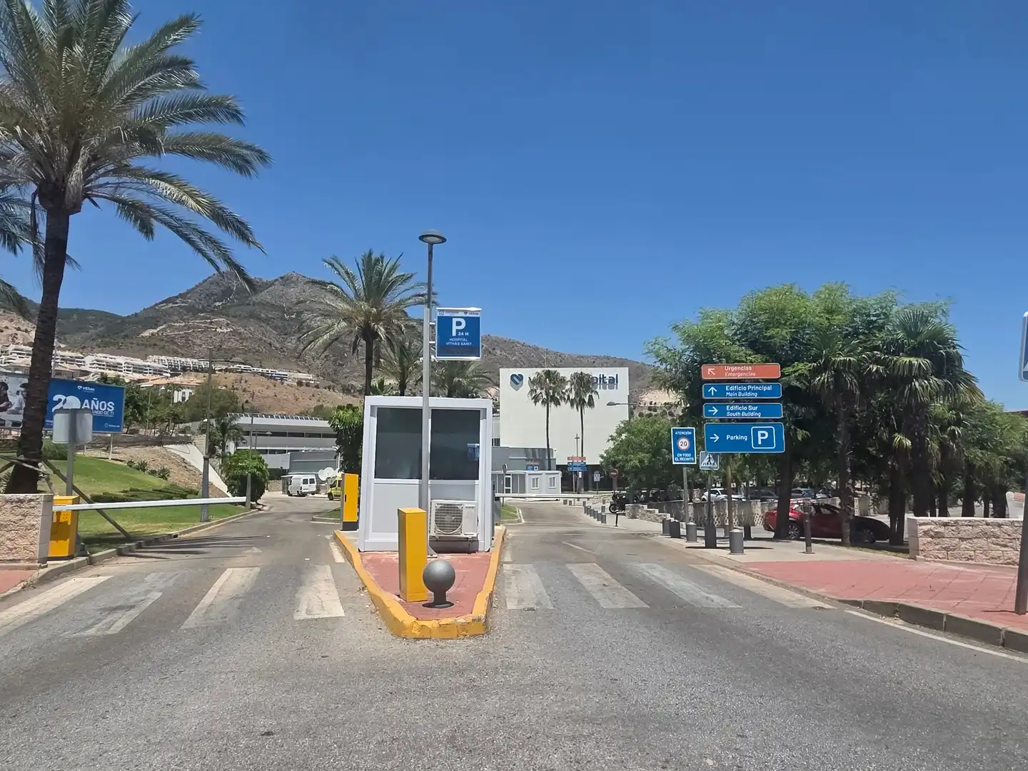 Parkplatz von Wohnung zur Miete in Benalmádena mit Klimaanlage, Terrasse und Möbliert
