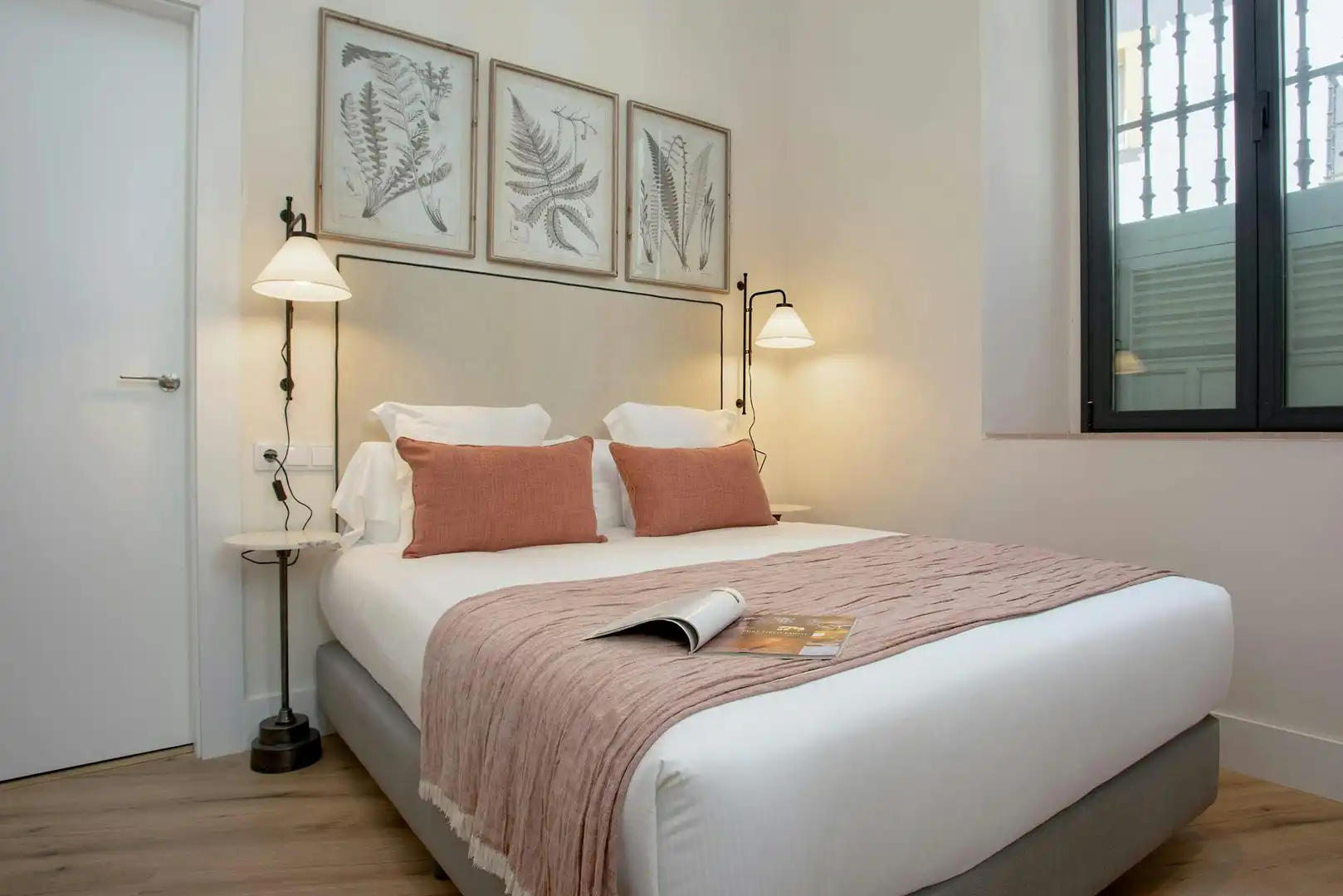 Bedroom of Flat for rent in Sevilla  with Air Conditioner, Heating and Washing machine