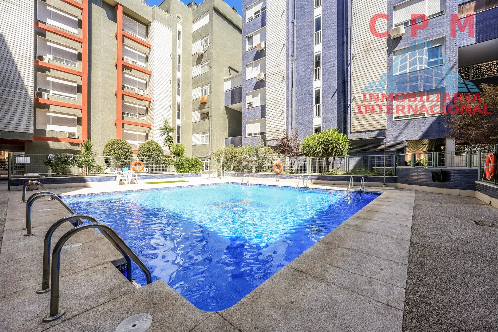 Swimming pool of Flat for rent in Madrid  with Air Conditioner, Heating and Parquet flooring