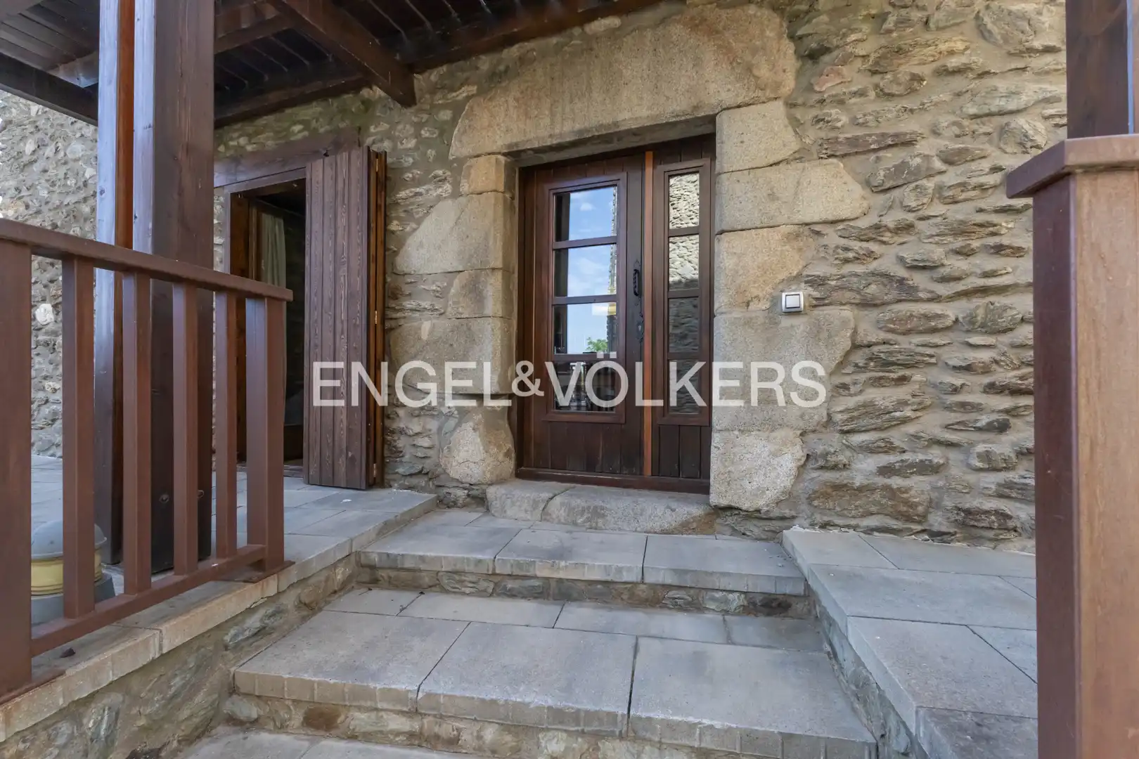 Casa adosada en venta en Fontanals de Cerdanya con Calefacción, Parquet y Terraza