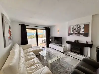 Wohnzimmer von Dachboden zum Verkauf in Mijas mit Klimaanlage, Heizung und Terrasse