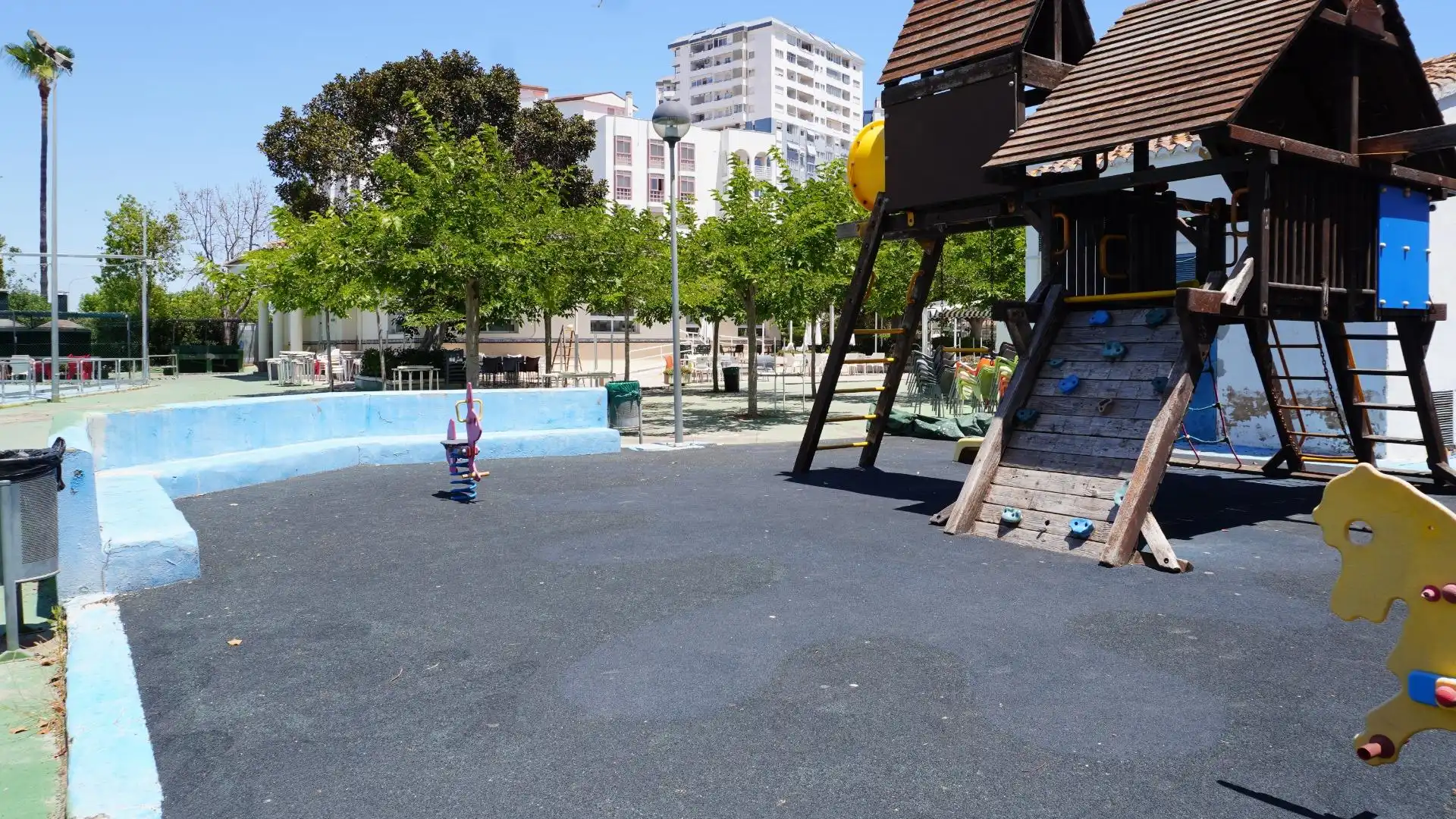Schwimmbecken von Dachboden zum Verkauf in El Puig de Santa Maria mit Privatgarten, Terrasse und Balkon