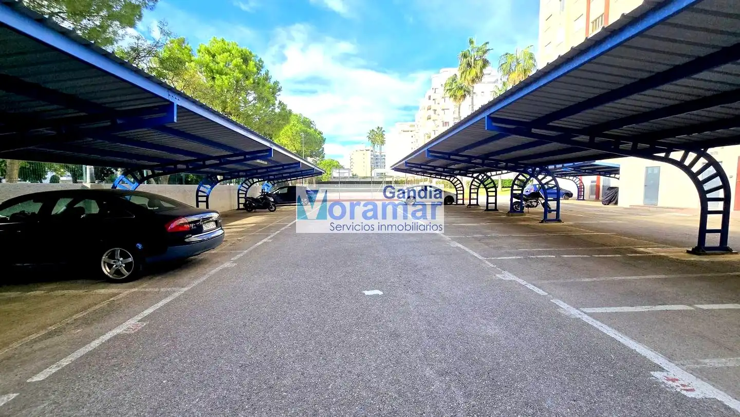 Parking de Apartamento de alquiler en Gandia con Aire acondicionado, Calefacción y Piscina comunitaria