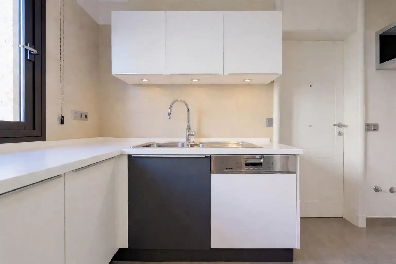 Kitchen of Flat for rent in Santa Cruz de Tenerife  with Air Conditioner, Heating and Storage room