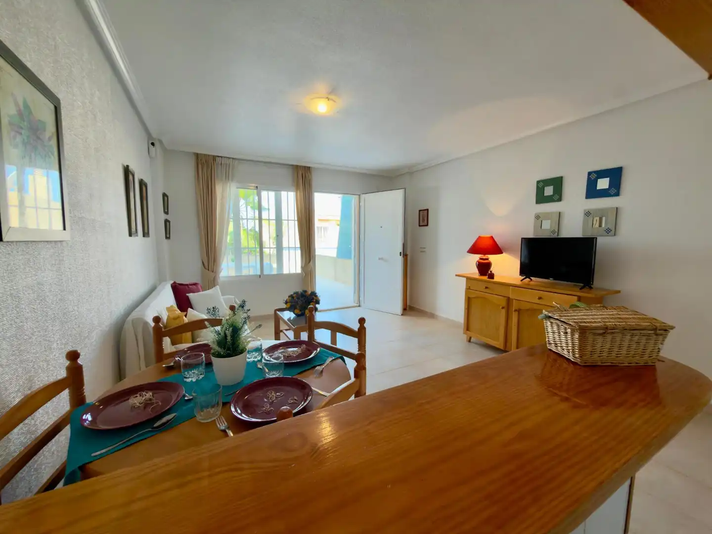 Sala de estar de Casa o chalet en venta en Torrevieja con Jardín privado, Amueblado y Piscina comunitaria
