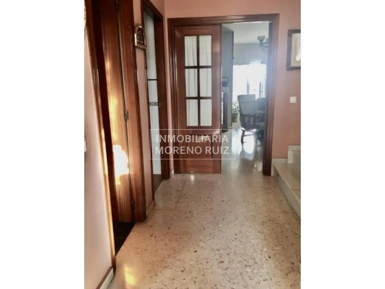 CASA CON PATIO Y COCHERA., immagine 4