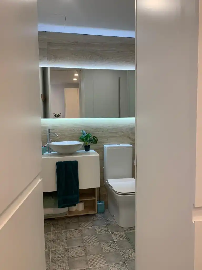 Baño de Apartamento de alquiler en Cullera con Aire acondicionado, Amueblado y Lavadora