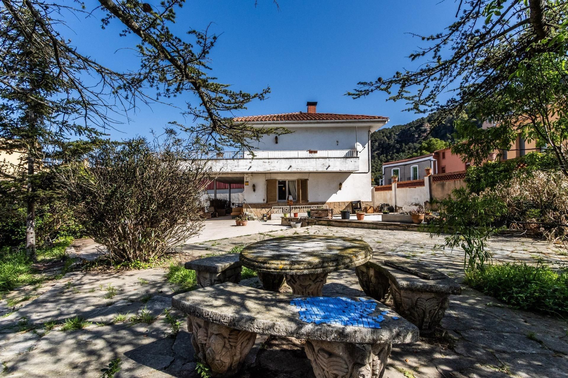 Vista exterior de Casa o xalet en venda en Vacarisses amb Calefacció, Jardí privat i Terrassa