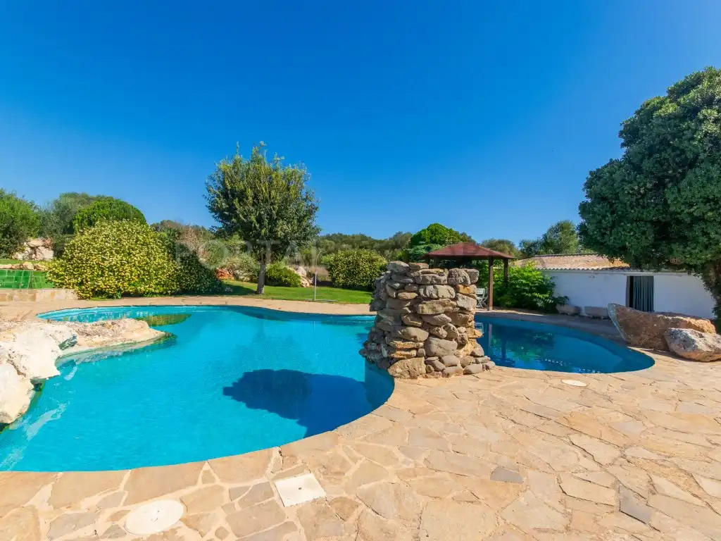 Casa rústica amb piscina en venda a Ferreries poble, imagen 45