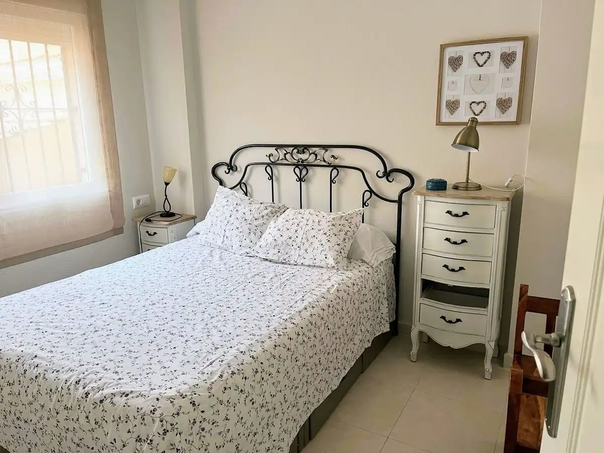 Habitación de Apartamento en venta en Los Alcázares con Aire acondicionado, Terraza y Piscina comunitaria