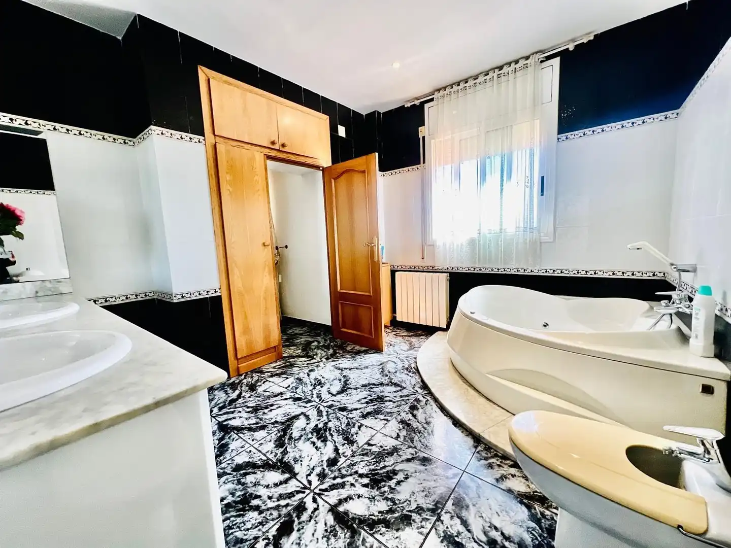 Baño de Casa adosada en venta en Valls con Aire acondicionado, Calefacción y Jardín privado