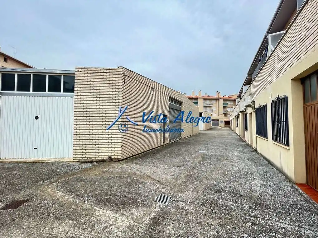Vista exterior de Pis en venda en Castañares de Rioja amb Calefacció, Terrassa i Traster