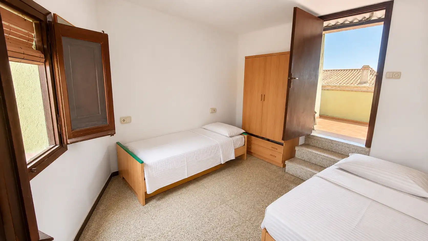 Habitación de Dúplex en venta en La Bisbal d'Empordà con Terraza, Balcón y Internet