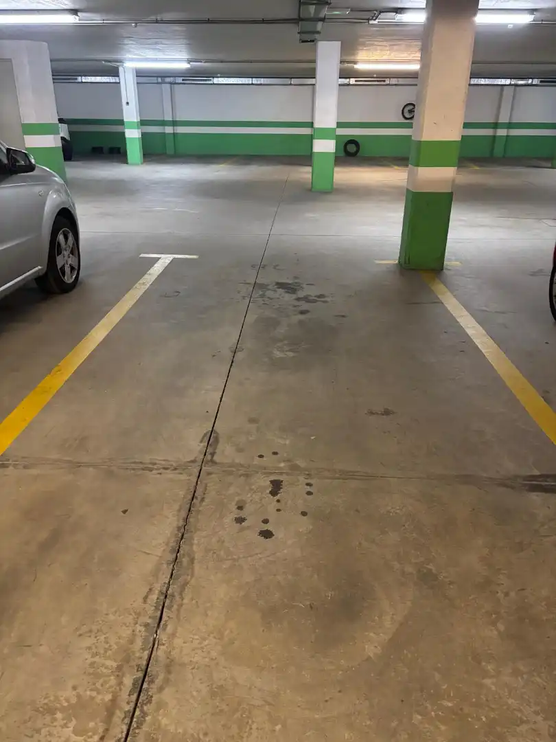 Parkplatz von Wohnungen zur Miete in Ames mit Heizung, Parkett und Abstellraum