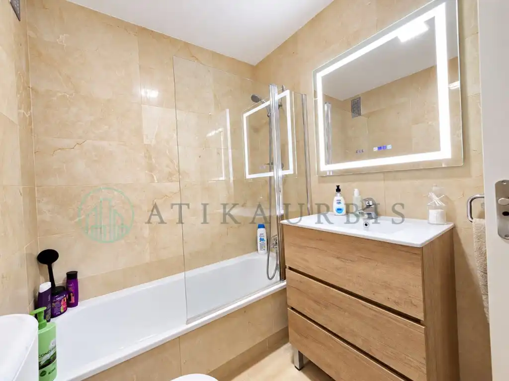 Bathroom of Flat for sale in Mijas Golf
