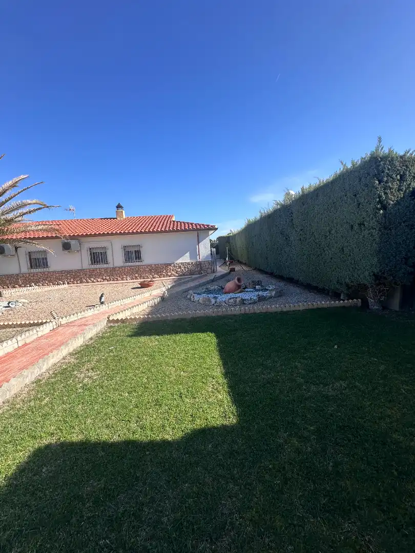 Jardín de Casa o chalet en venta en Illana con Aire acondicionado, Calefacción y Jardín privado