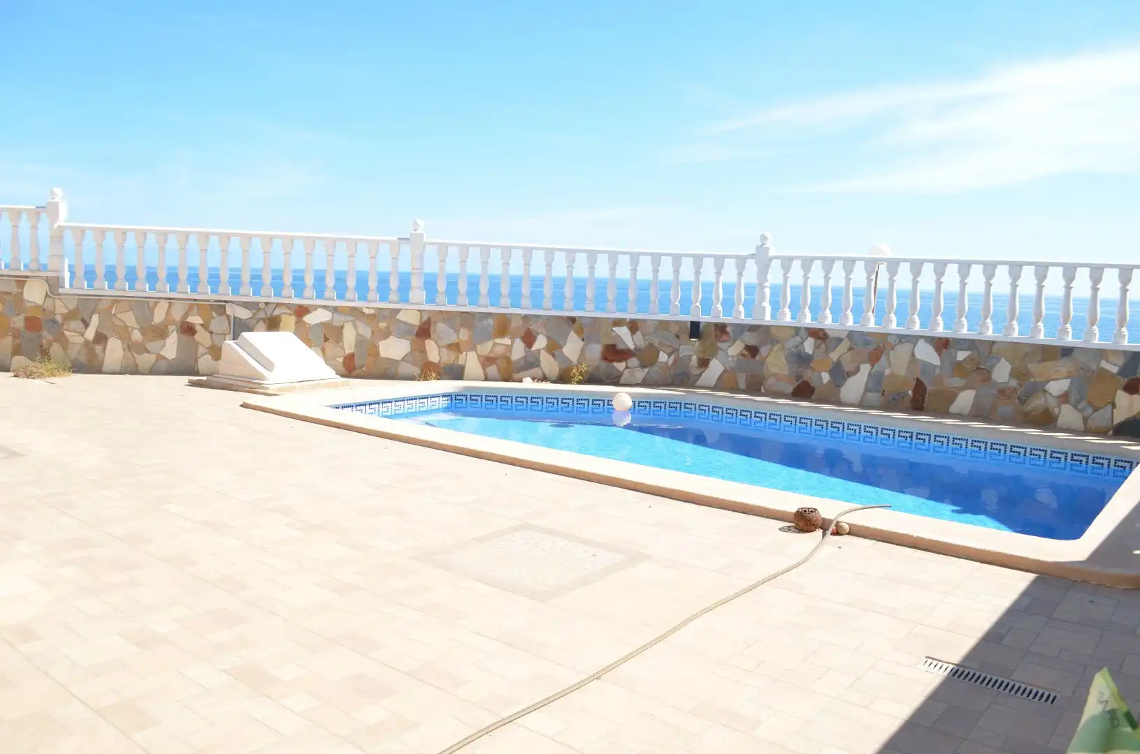 Piscina de Casa o xalet en venda en Torrevieja amb Aire condicionat, Calefacció i Jardí privat