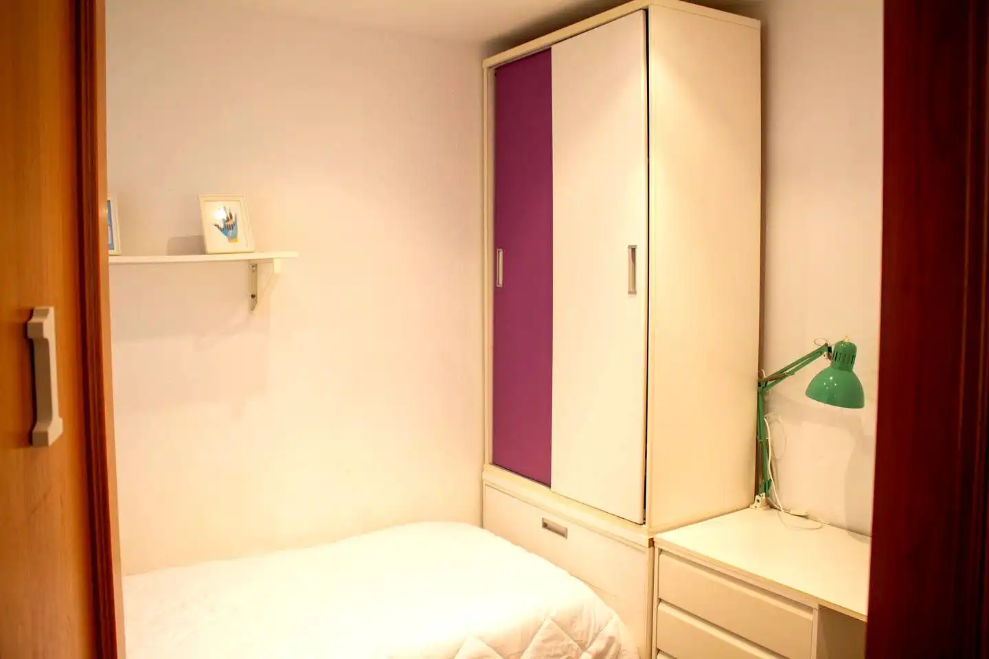 Dormitori de Apartament de lloguer en Valencia amb Aire condicionat, Moblat i Balcó