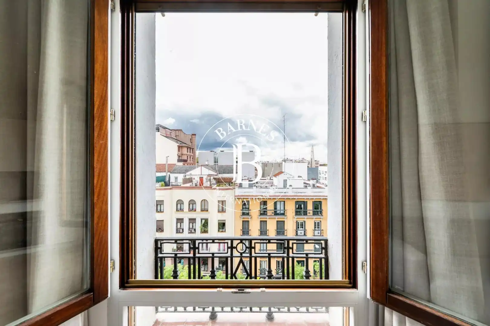 Balcony of Flat for rent in Madrid  with Air Conditioner, Heating and Furnished