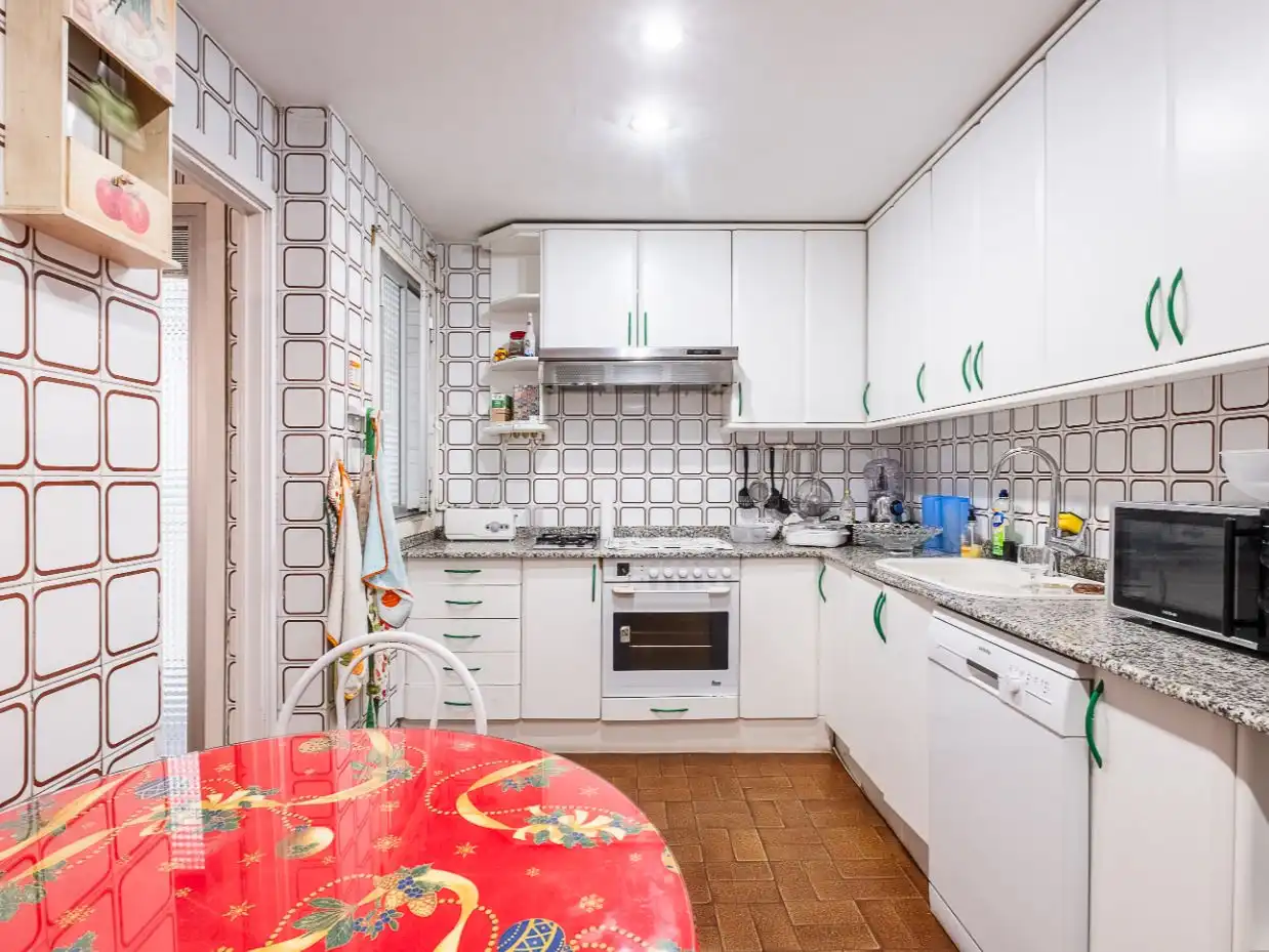 Cocina de Piso en venta en  Madrid Capital con Terraza y Balcón