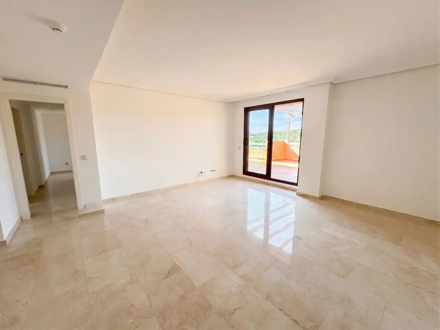 Sala de estar de Ático en venta en Casares con Aire acondicionado, Calefacción y Terraza