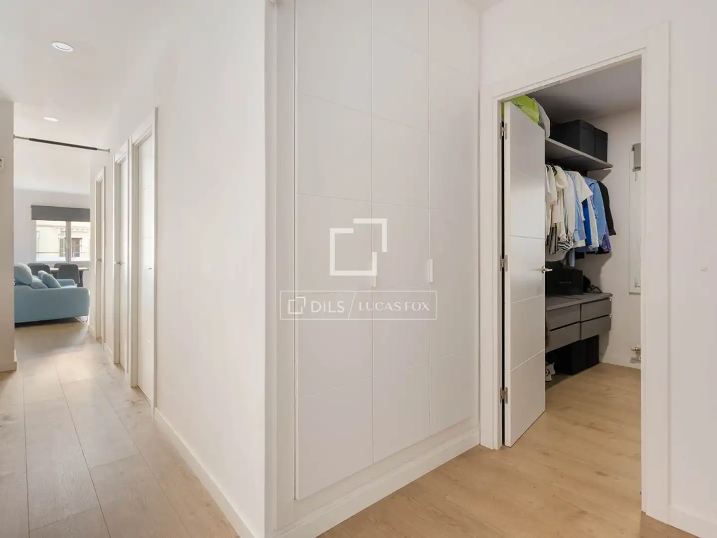 Wohnung zum Verkauf in Barcelona mit Klimaanlage, Möbliert und Balkon