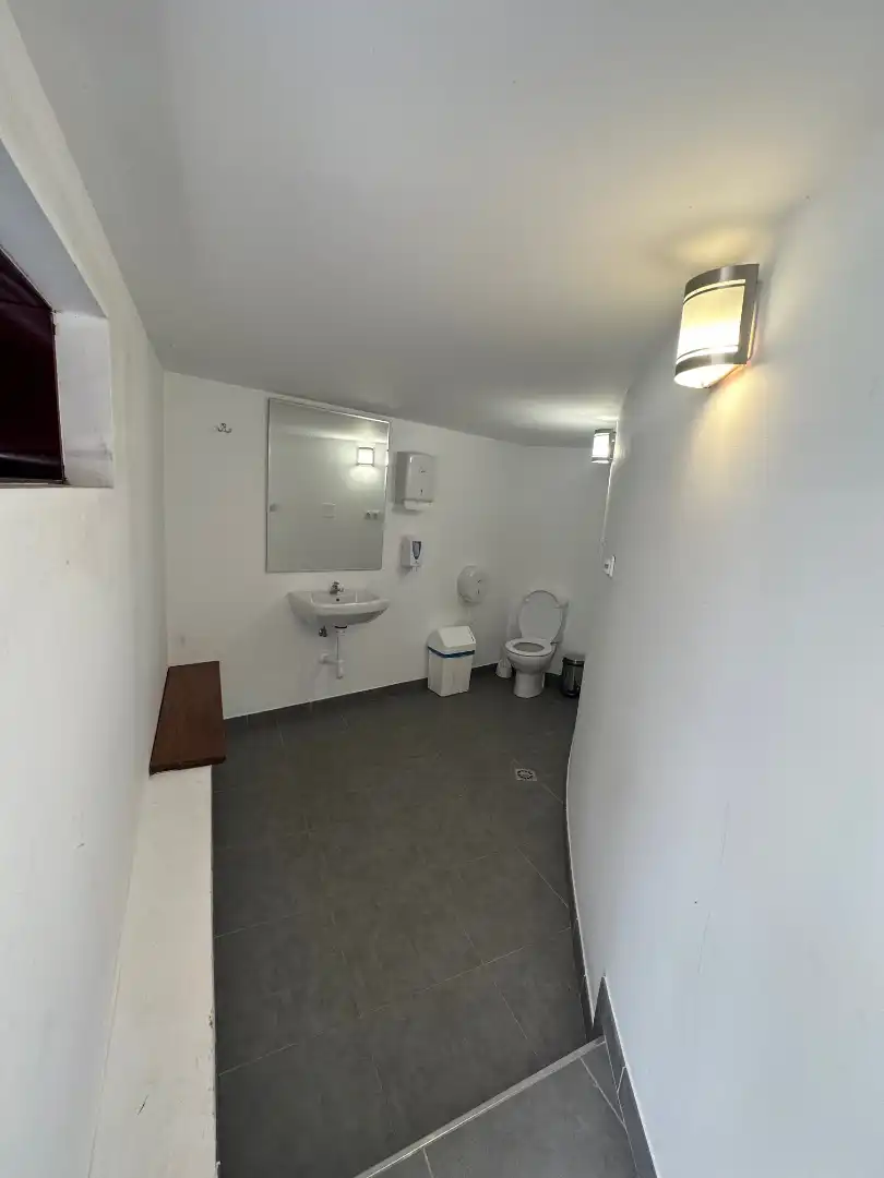 Bathroom of Flat for rent in Santiago de Compostela   with Heating, Furnished and Oven