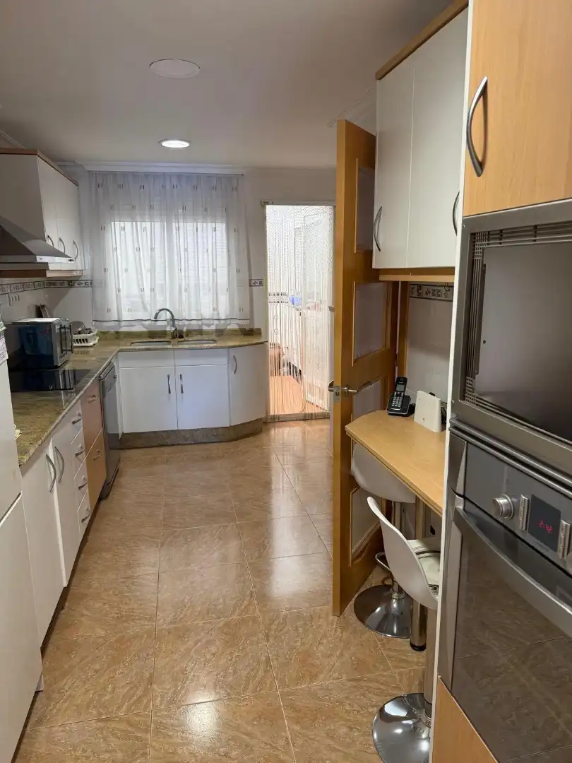Cuina de Casa o xalet en venda en Riba-roja de Túria amb Aire condicionat, Calefacció i Terrassa