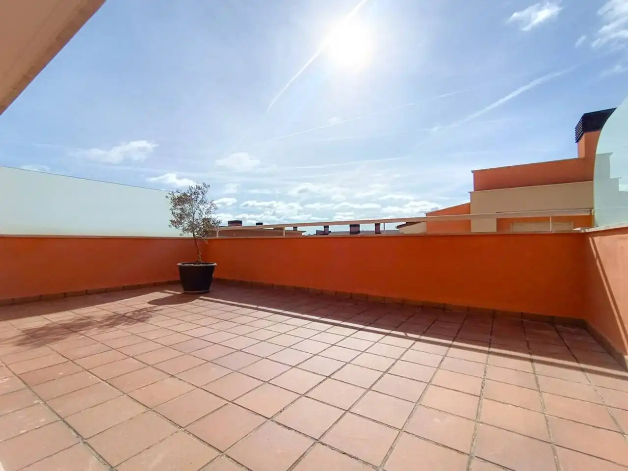 Terrassa de Casa o xalet en venda en Burgos amb Calefacció, Jardí privat i Parquet