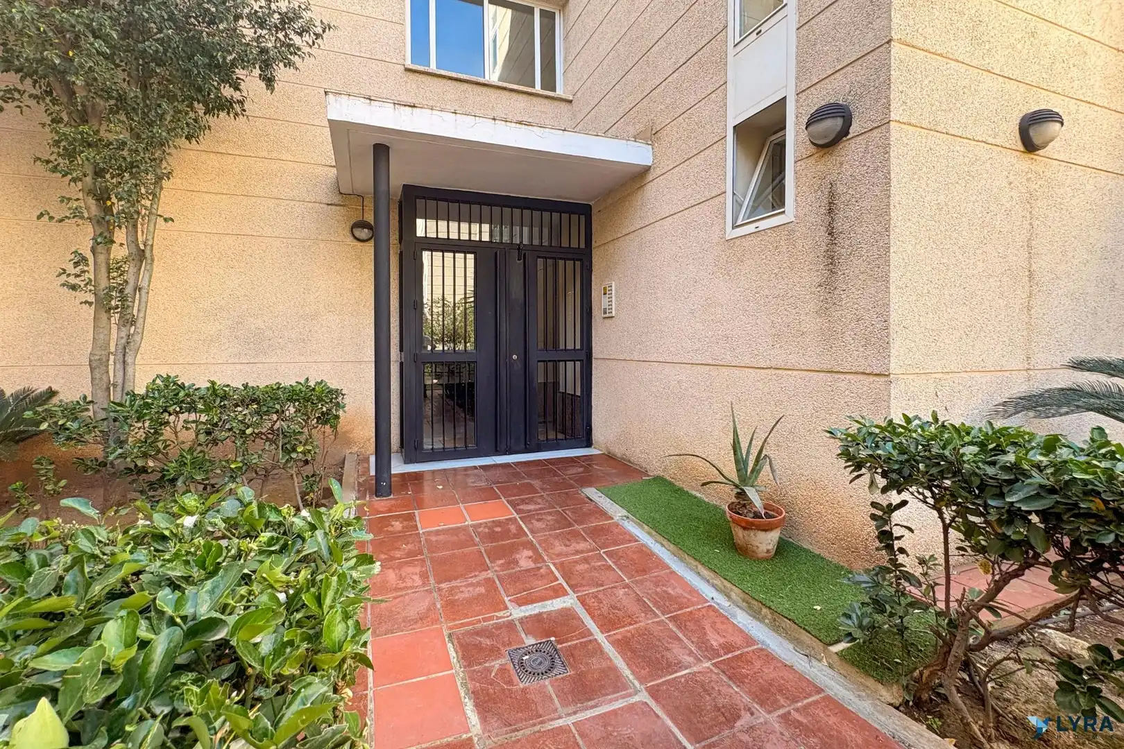 Flat for rent in Tomares  with Balcony and Community pool