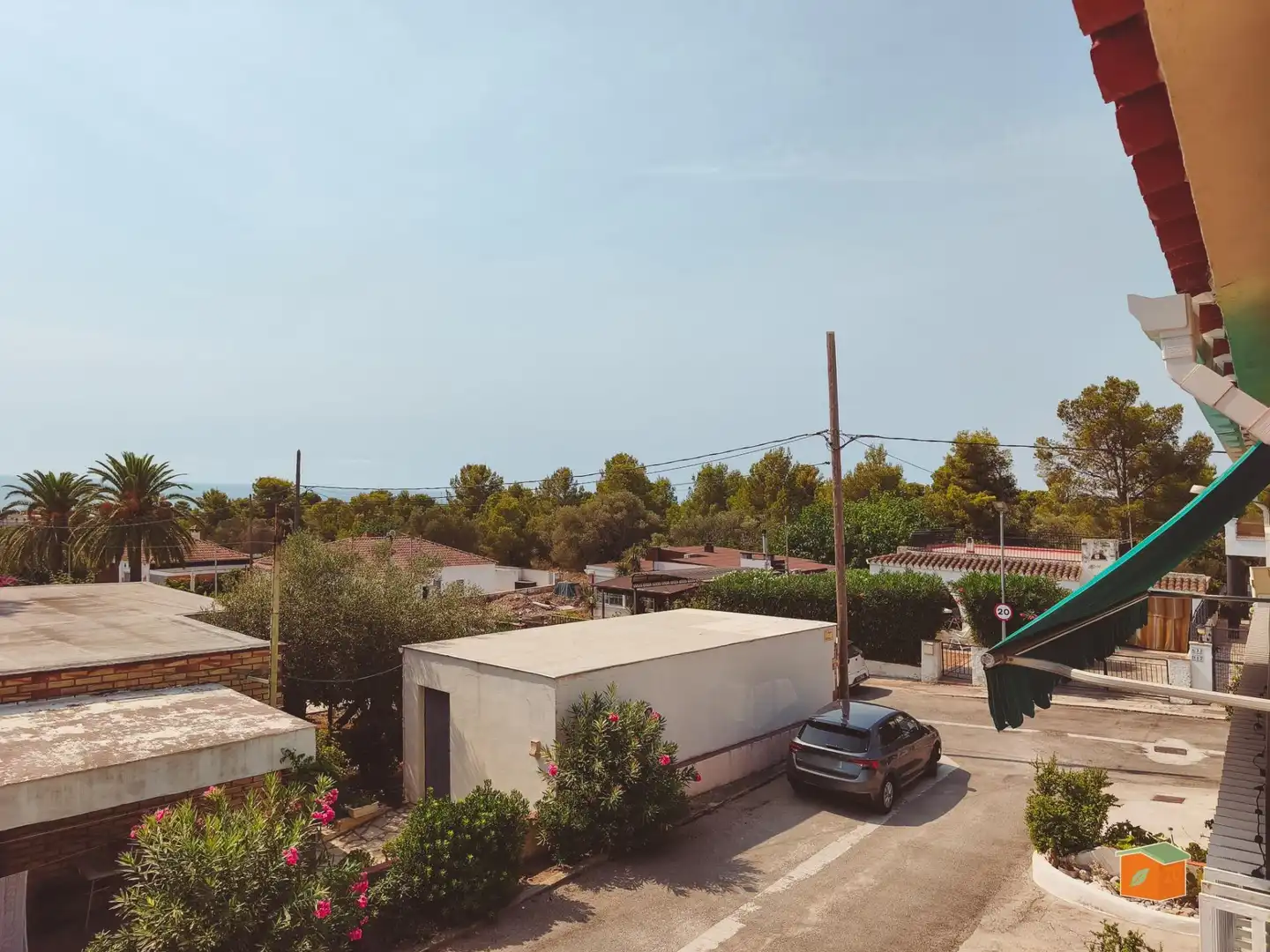 Vista exterior de Casa adosada en venda en Alcanar amb Jardí privat, Terrassa i Moblat