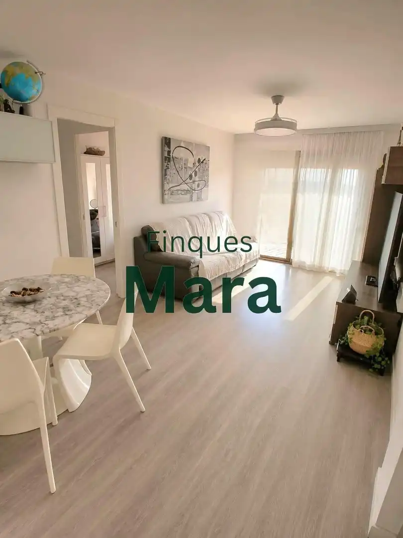 Sala de estar de Piso en venta en Sant Boi de Llobregat con Aire acondicionado y Balcón