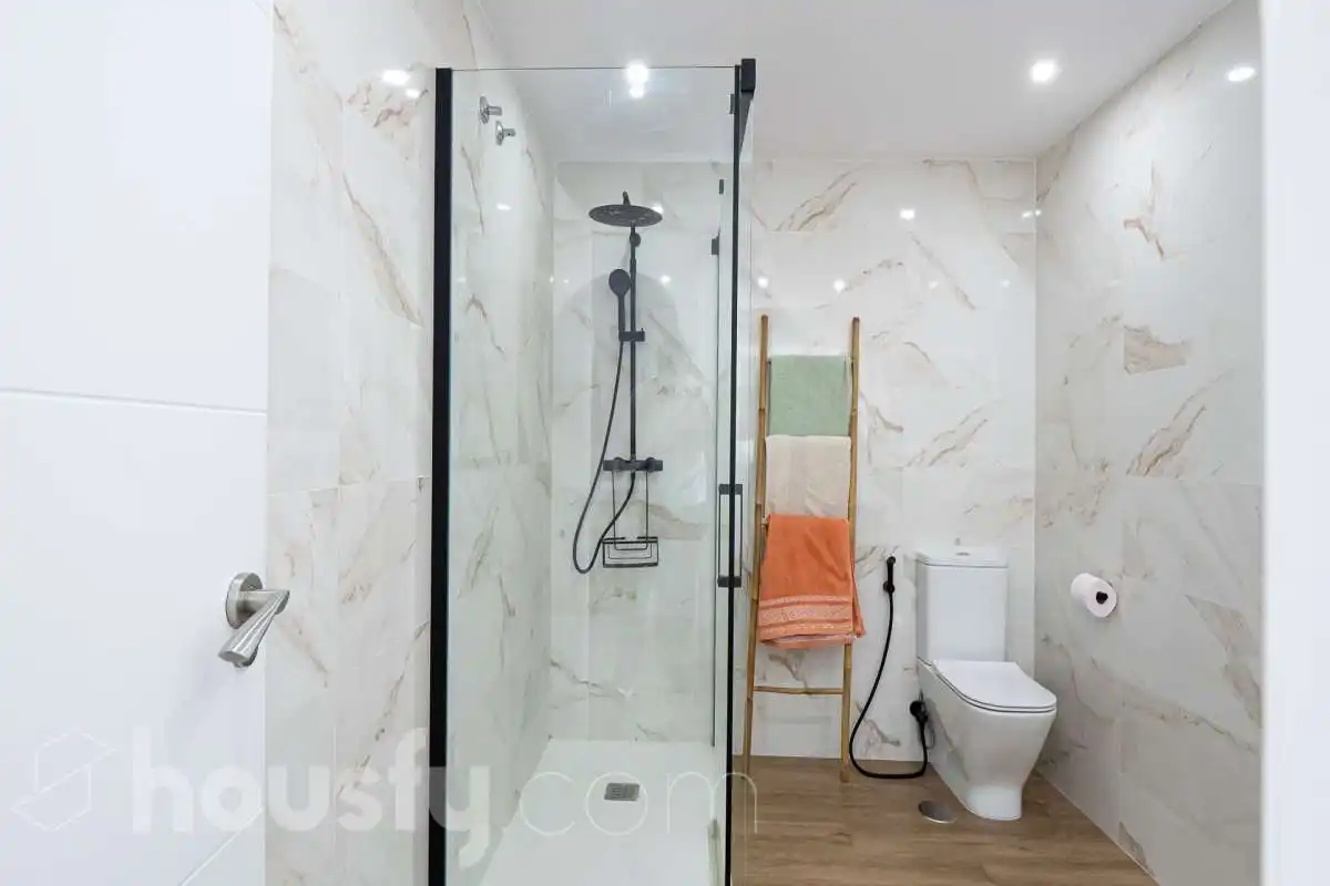 Bathroom of Houses for sale in Estepona  with Air Conditioner, Heating and Private garden