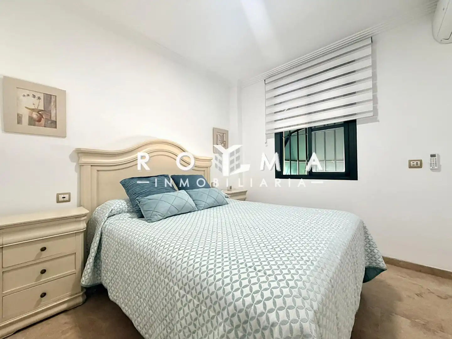 Habitación de Casa adosada en venta en Montequinto con Aire acondicionado, Jardín privado y Trastero