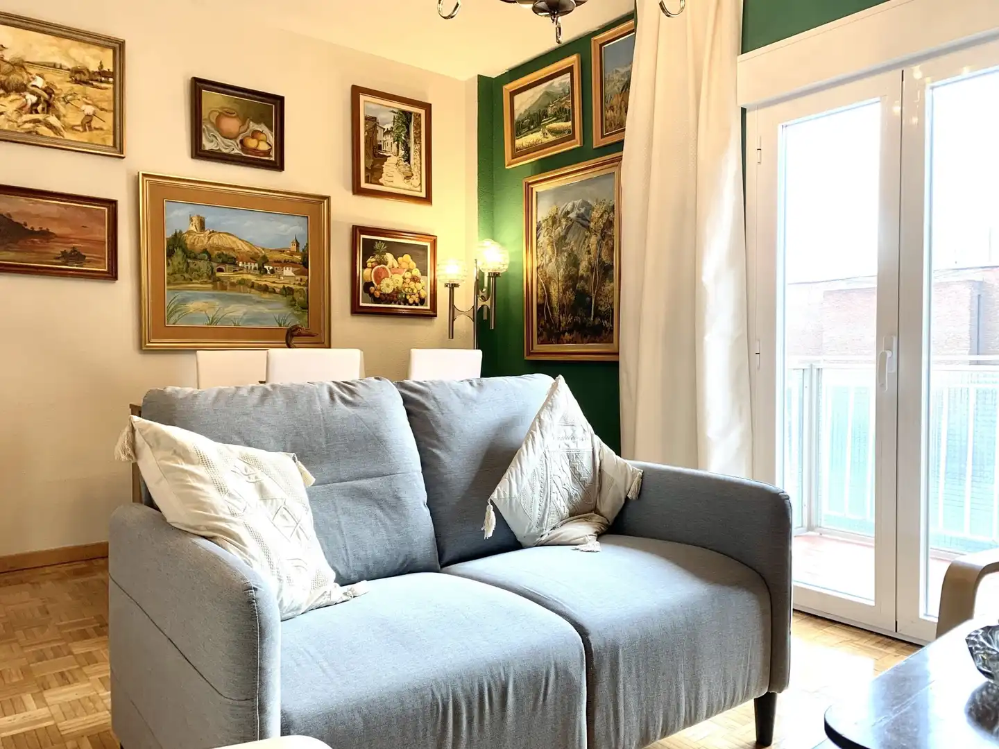 Living room of Flat for rent in Madrid  with Heating, Parquet flooring and Terrace