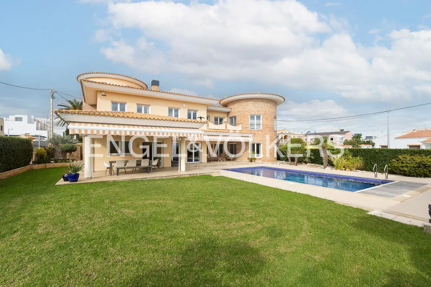 House with terrace for sale in Costa Norte