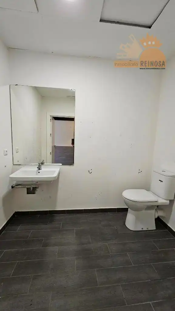 Bathroom of Commercial properties for rent in Murcia