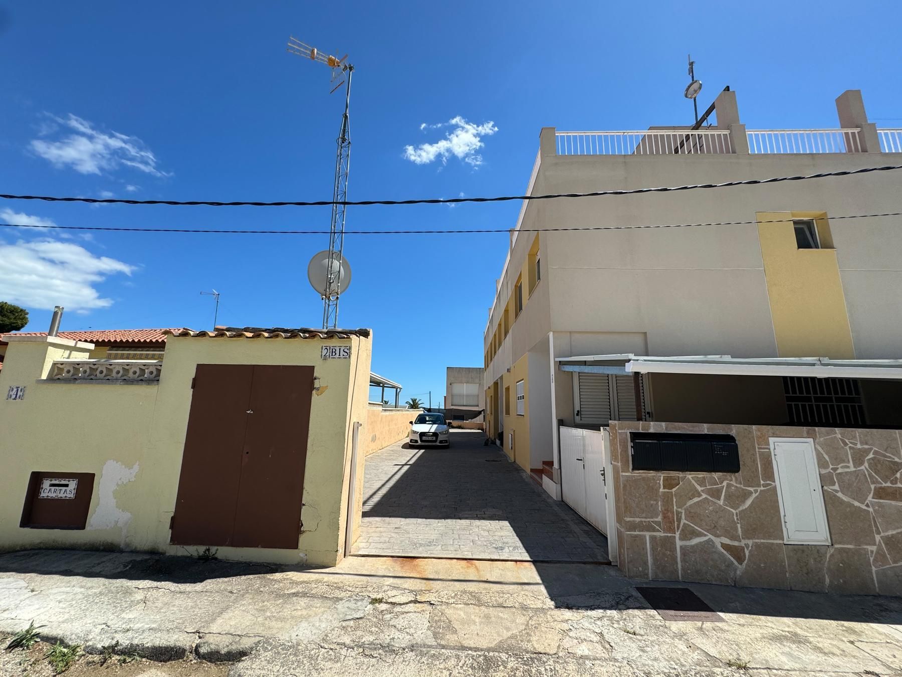 Casa adosada en venda a Alcanar