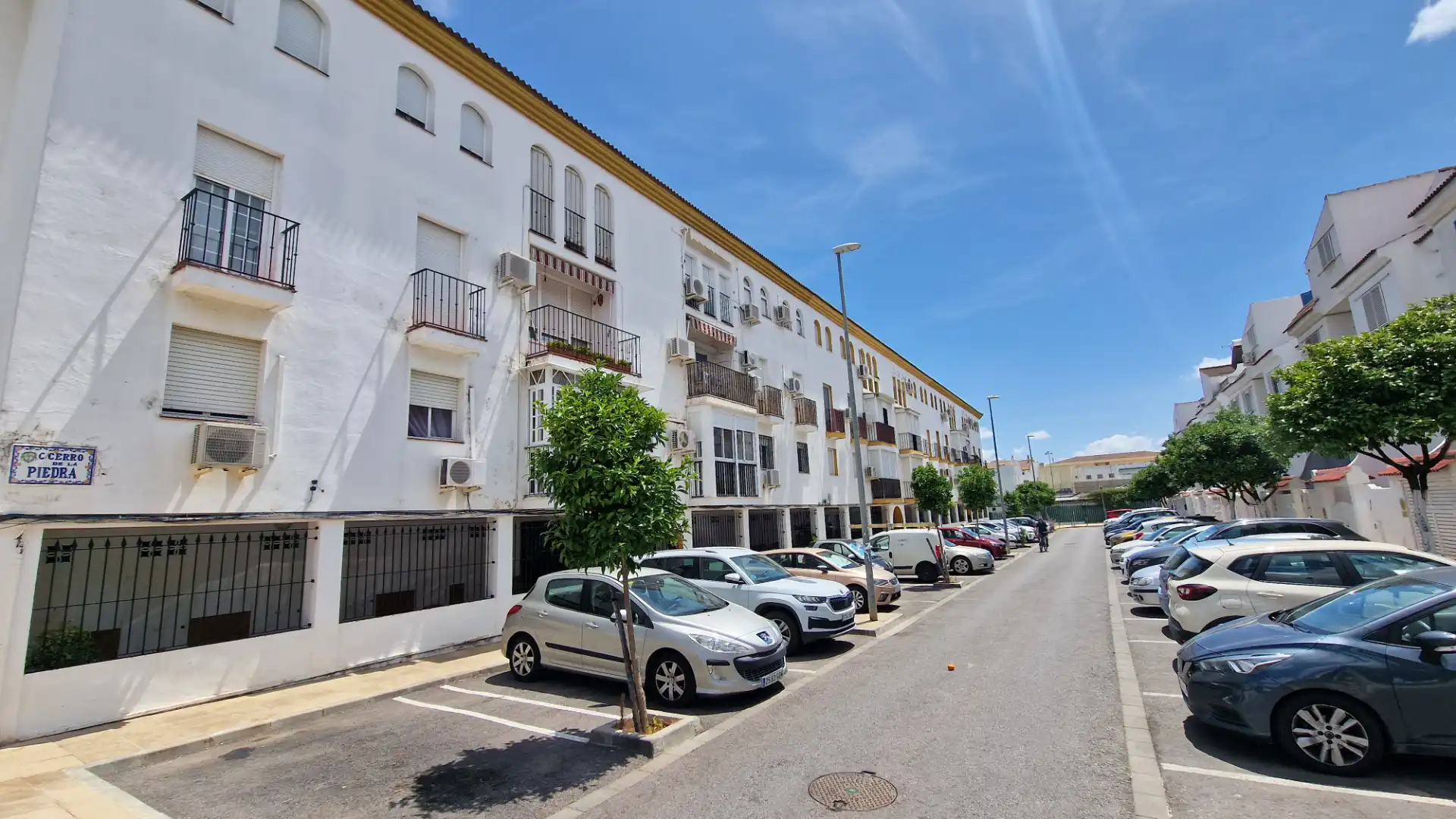 Vista exterior de Piso en venta en Mairena del Aljarafe con Aire acondicionado y Trastero