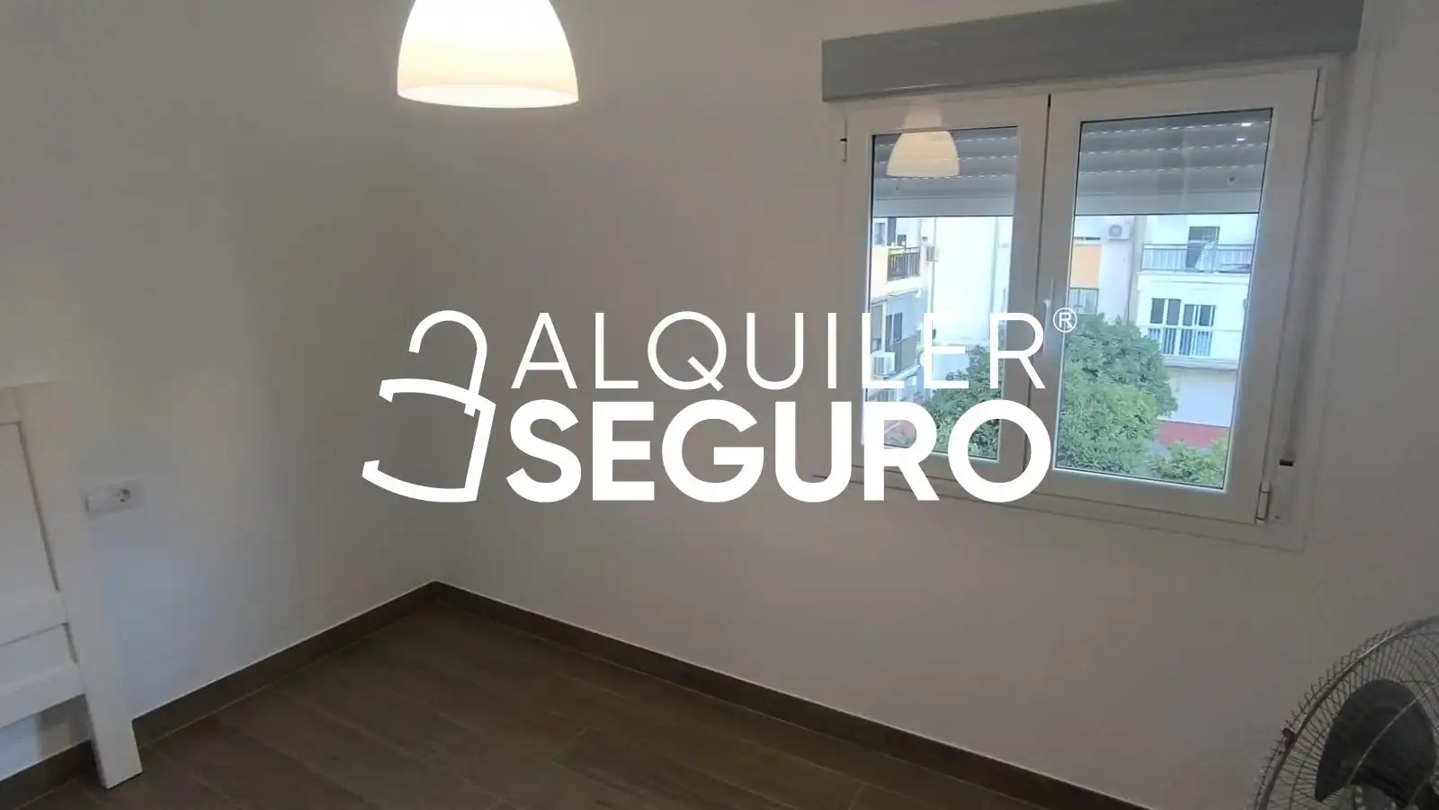 Dormitori de Pis de lloguer en Sevilla amb Aire condicionat